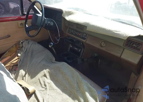1984 Toyota Pickup 3/4 Ton Long Bed Rn55 из США, поврежденный, VIN JT4RN55E8E0051523